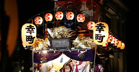 Chaque quartier de Kawagoe confectionne son propre char pour défier les autres dans au cours du Kawagoe Matsuri.