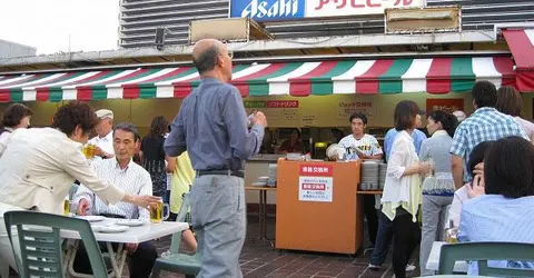 El bar Hanshin Beer Garden.