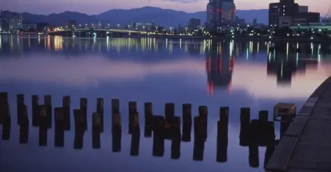Les reflets de Matsue sur le lac Shinji