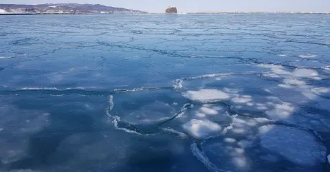 La glace vue du port d'Abashiri