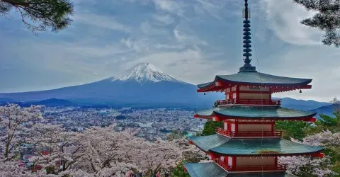 Fuji-san et pagode à Fujiyoshida