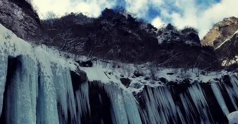 Les cascades de glace de Unryu Keikoku