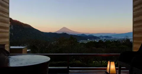 Un onsen privé avec vue sur le Mont Fuji !
