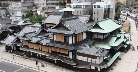 El balneario Dōgo Onsen en Matsuyama