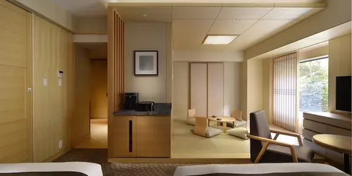 Einige Hotels der Route bieten eine Mischung aus Zimmern im westlichen und traditionellen japanischen Stil
