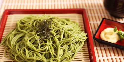 Nouilles de sarrasin (soba) parfumées au thé vert matcha