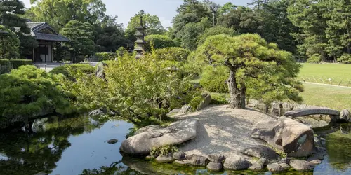 Giardino Korakuen, uno dei tre giardini giapponesi più belli, insieme al castello di Okayama