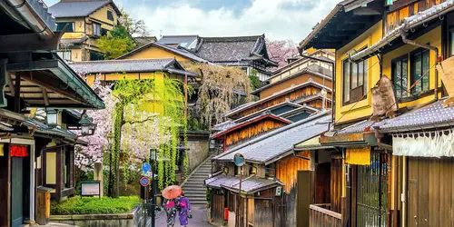 Vecchie strade a Gion, tradizionale quartiere di Kyoto: una tappa obbligata quando si visita Kyoto