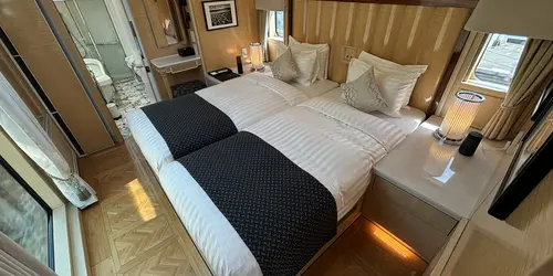 The Suite on the Twilight Express Mizukaze train