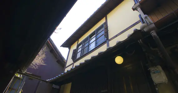 02-facade